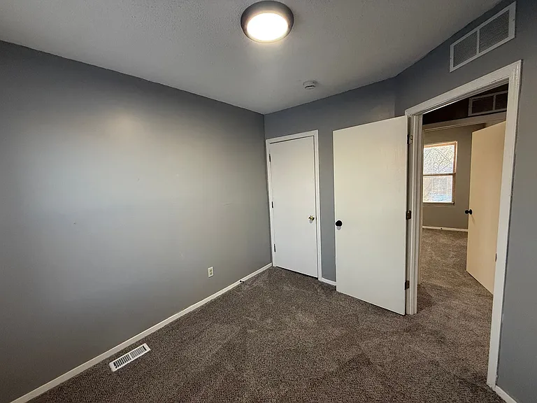 2110 Lyndale Ave N — Photo 14