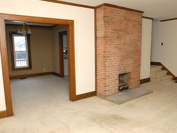 4th image of 1114 Stewart Ave