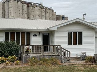 201 E Dow St, Giltner, NE 68841