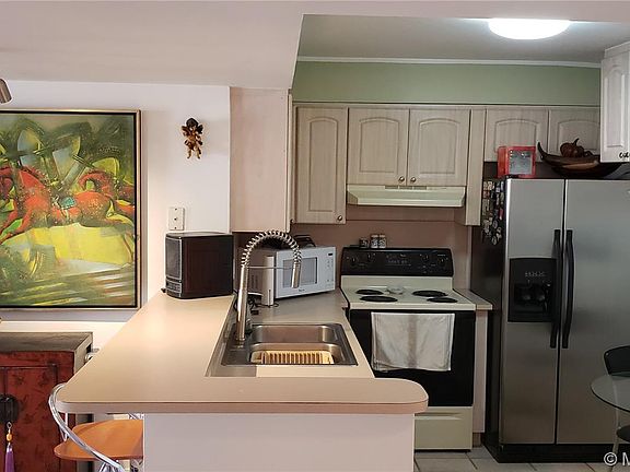 5th image of 2642 Collins Ave APT 410
