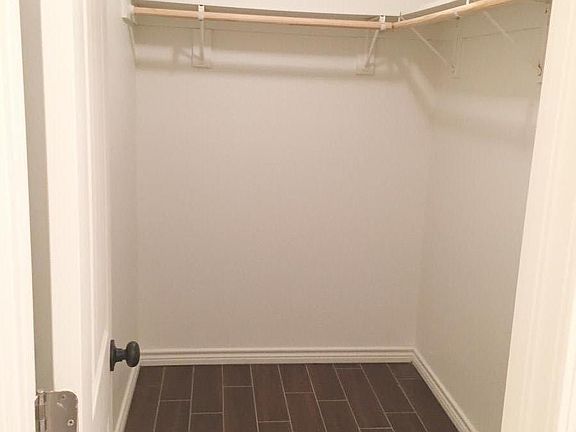 5th image of 725 N 10th St