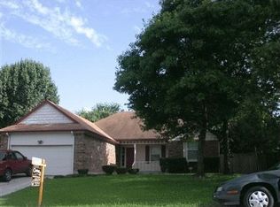 4902 Oak Springs Dr, Arlington, TX 76016