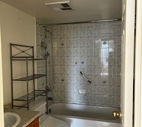 5th image of 28 Empress Ave #716
