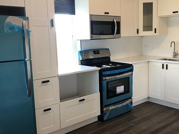 3rd image of 2451 S Kedzie Ave #3