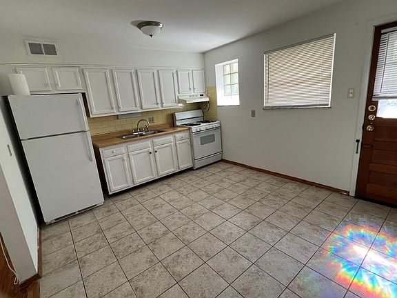 5th image of 1024 Taman Ct