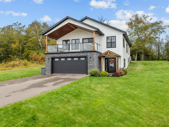 94 Waters Edge Ln, Cornwall, PE C0A 1H4
