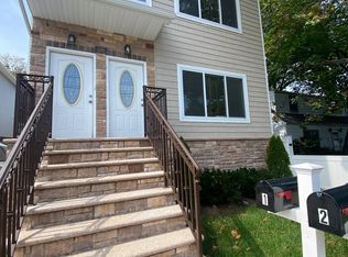 596 Metropolitan Ave #1, Staten Island, NY 10301