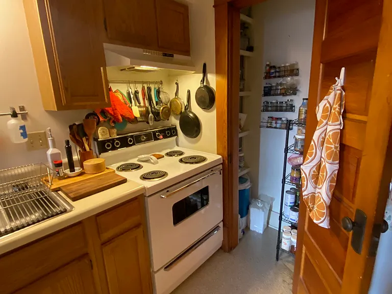725 Massachusetts St #2B — Photo 3