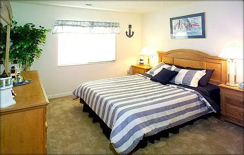 4975 Lake Towne Dr — Photo 4