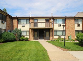 328 Cricket Ln, Woodbridge, NJ
