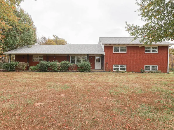 8310 Moore Rd, Paducah, KY 42001