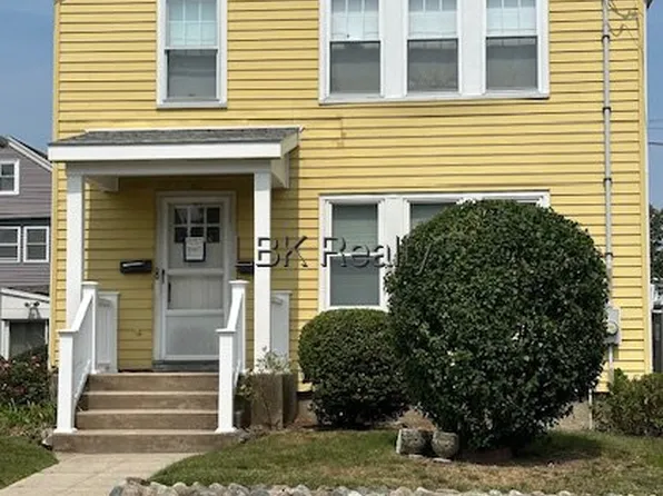 22 Melville Ave, Newtonville, MA 02460