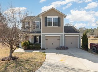723 Golden Willow Ct, Dunn, NC 28334