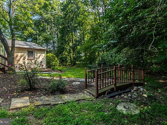 5th image of 118 Oak Ln