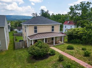 832 Grayson Ave, Waynesboro, VA 22980