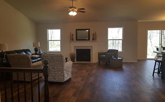 4th image of 1004 Richland Park Dr