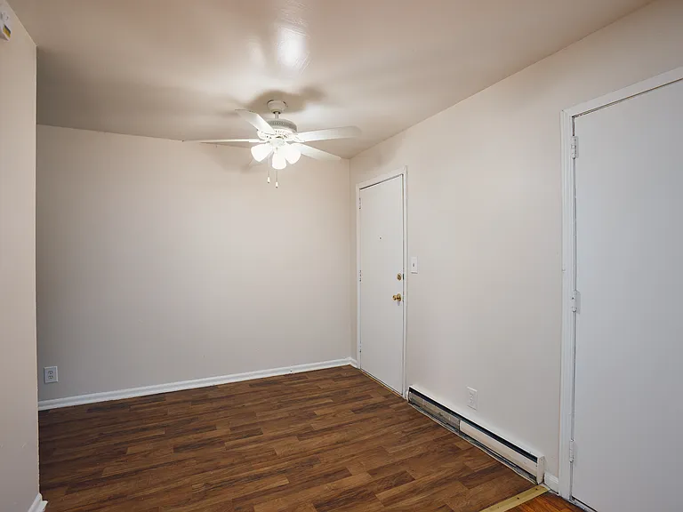 Lenox Apartments — Photo 10