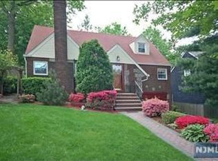 592 Penn Ave, Teaneck, NJ 07666