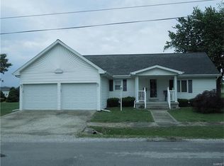 809 Capps Ave, Nokomis, IL 62075