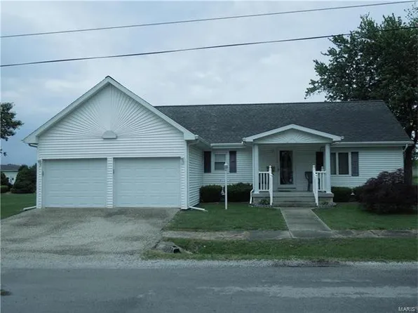 809 Capps Ave, Nokomis, IL 62075