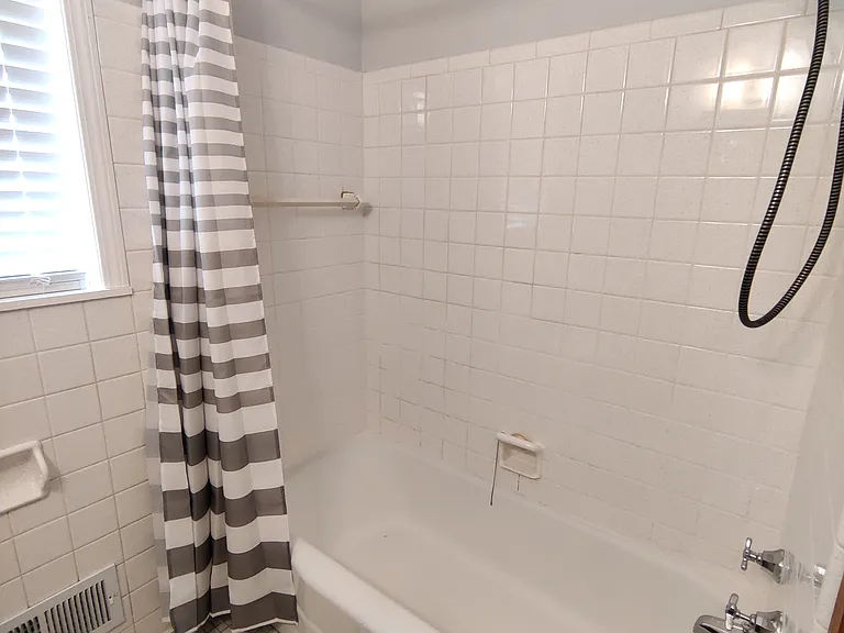 5735 Xerxes Ave S — Photo 9