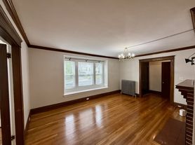 7 Flint Rd, Watertown, MA