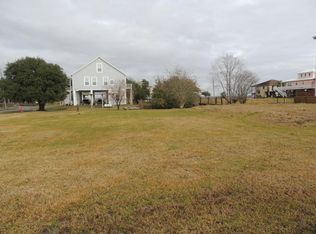 102 Janelle Dr, Bay St Louis, MS 39520