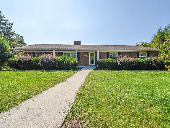 2nd image of 2940 Walkup Dr