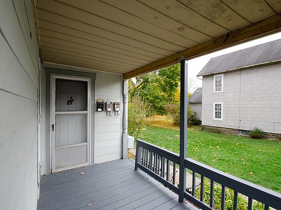 5th image of 812 Walnut St
