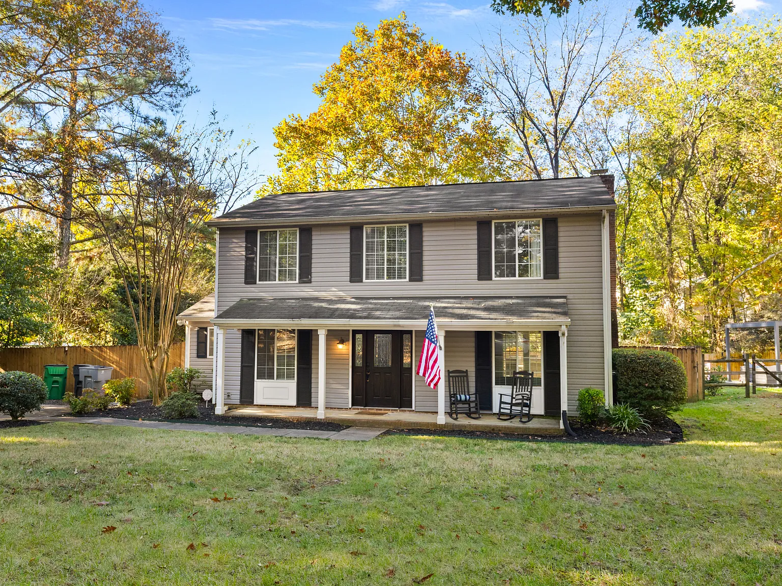 6726 Rollingridge Dr — Photo 3