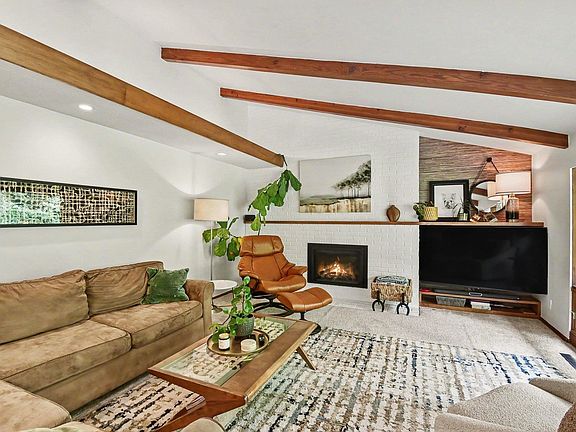 5th image of 4120 Cruz Dr