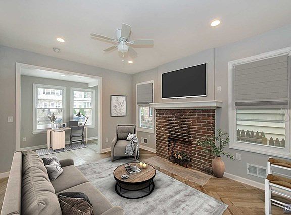 4th image of 319 Glenwood Ave #1L