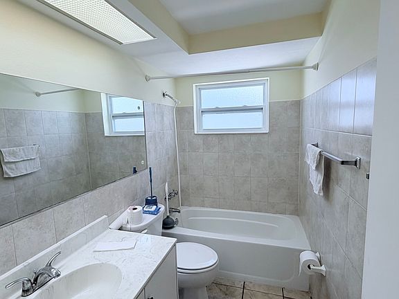 4th image of 1036 Brass Ln