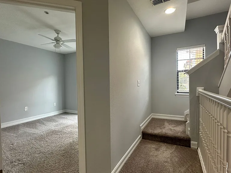 3720 Messina Dr — Photo 32