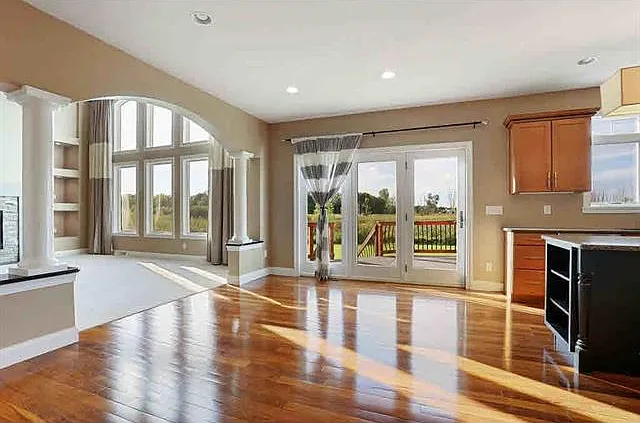 5 bed, 2.5 bath, 3164 sqft, $3,450 — Photo 3