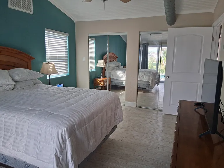 2470 Rose Ave — Photo 14