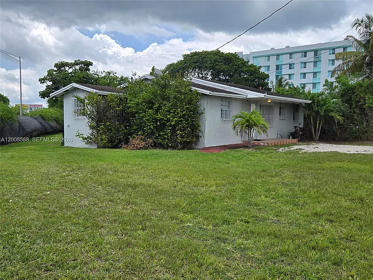 11800 SW 216th St — Photo 3