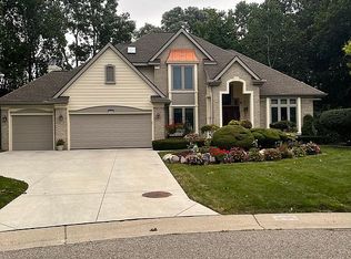 5962 James Head Ct, West Bloomfield, MI 48324