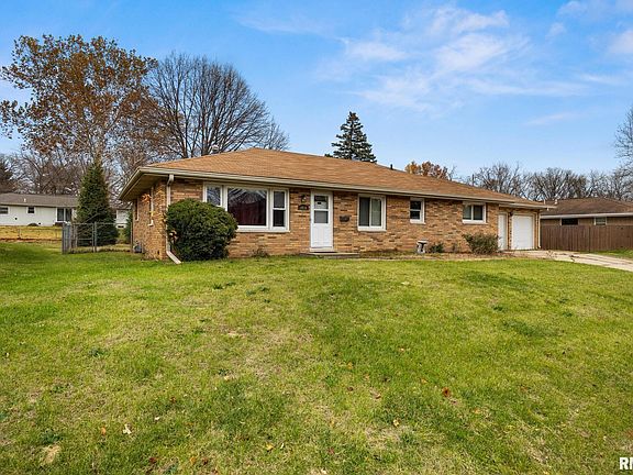 2nd image of 4016 N Brookdale Pl