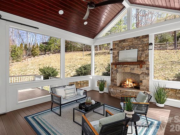 4th image of 16 La Rue Ct