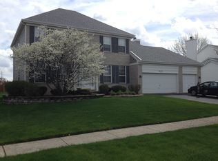 805 Longmeadow Dr, Carol Stream, IL