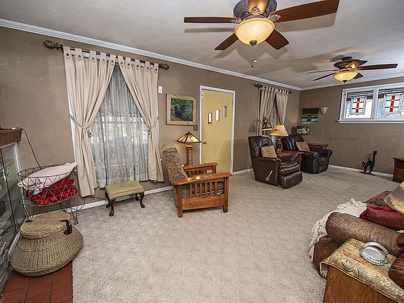 3rd image of 1352 E Elm Street