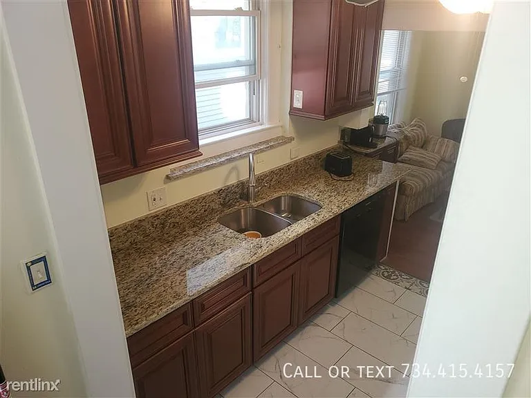 1115 White St #ANN — Photo 3