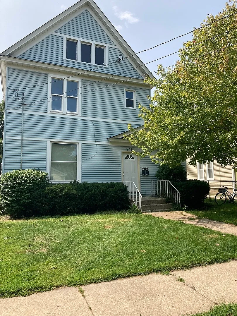 716 N View St photo 1