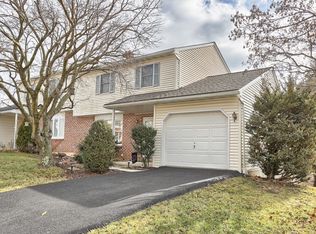 1720 Acorn Dr, Reading, PA 19608