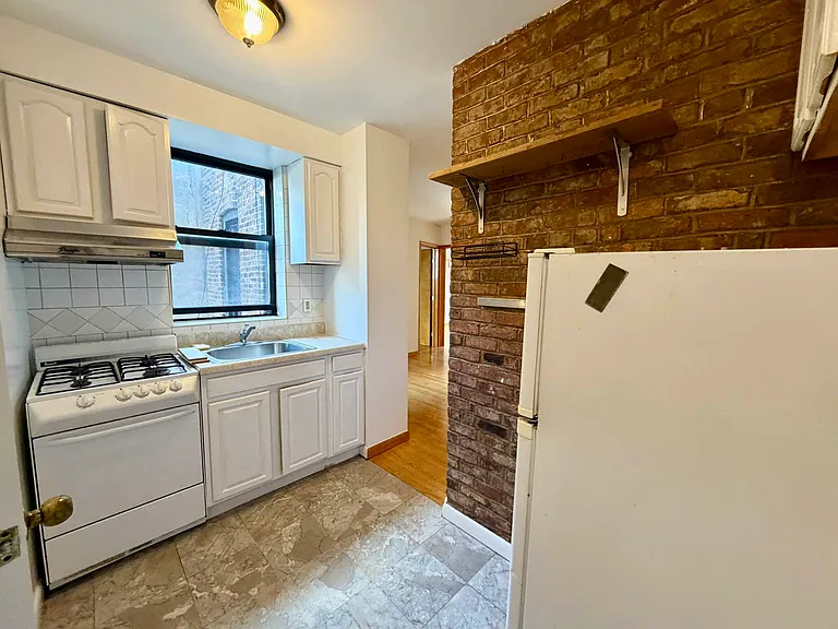 106 Mulberry St #22 — Photo 1