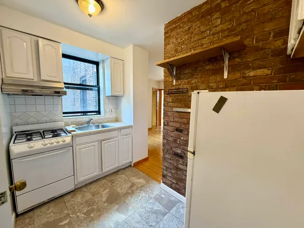 106 Mulberry Street image 1 of 7