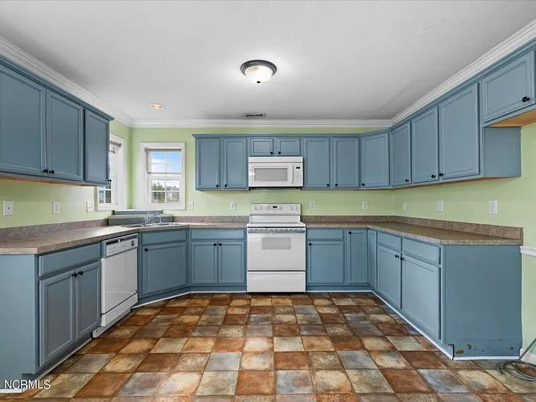 228 Smallwood Rd #228 — Photo 8
