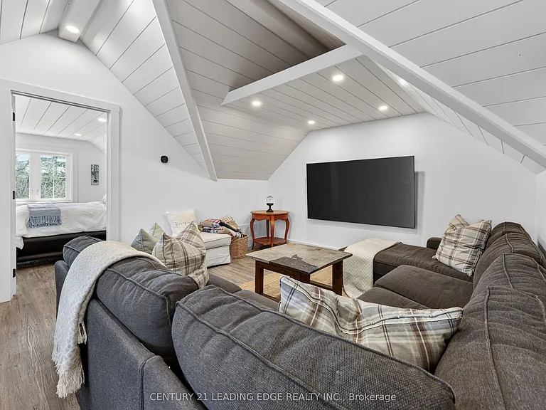 29 Saint Clair St — Photo 39