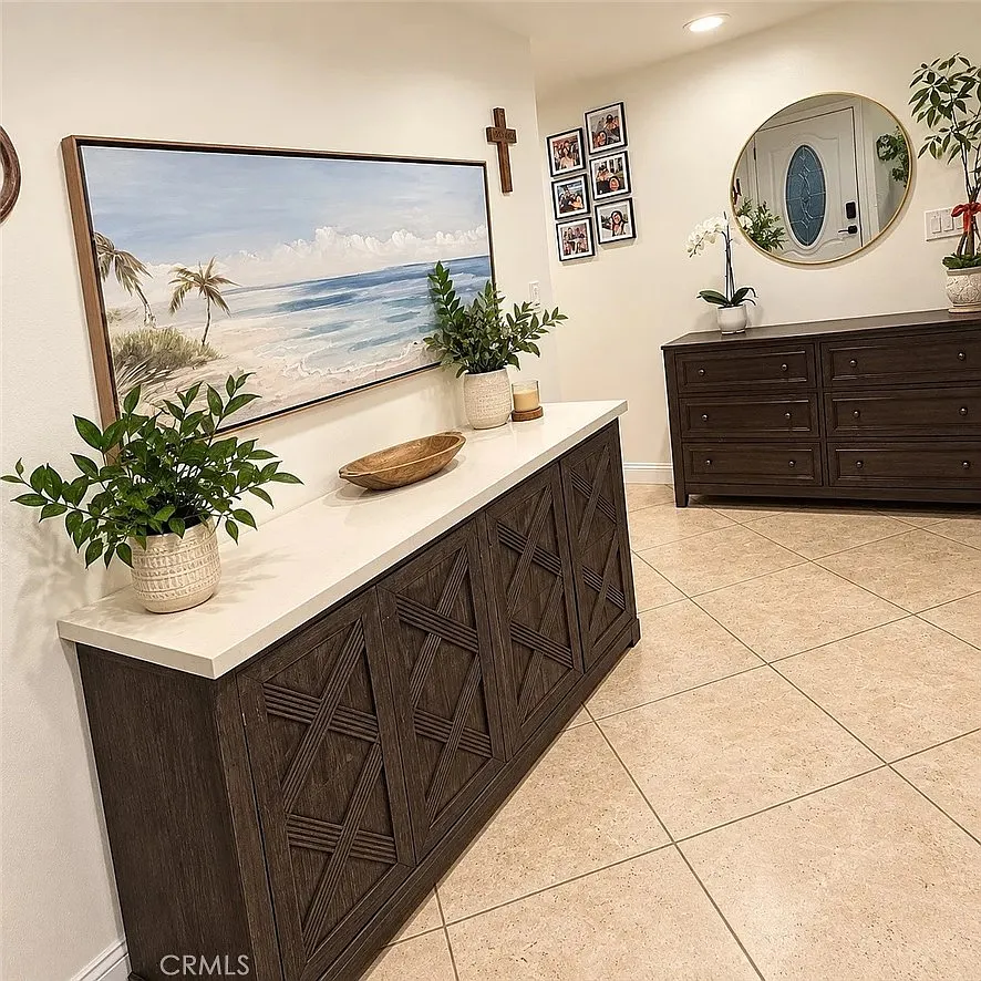 4 bed, 1700 sqft, $5,495 — Photo 4